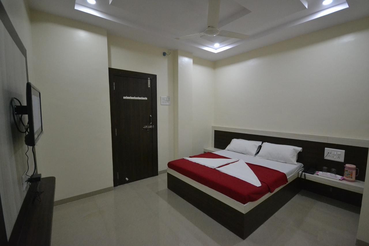 Hotel S S Palace Shirdi Exterior photo