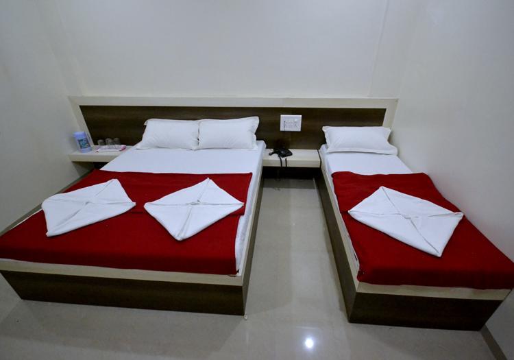 Hotel S S Palace Shirdi Exterior photo